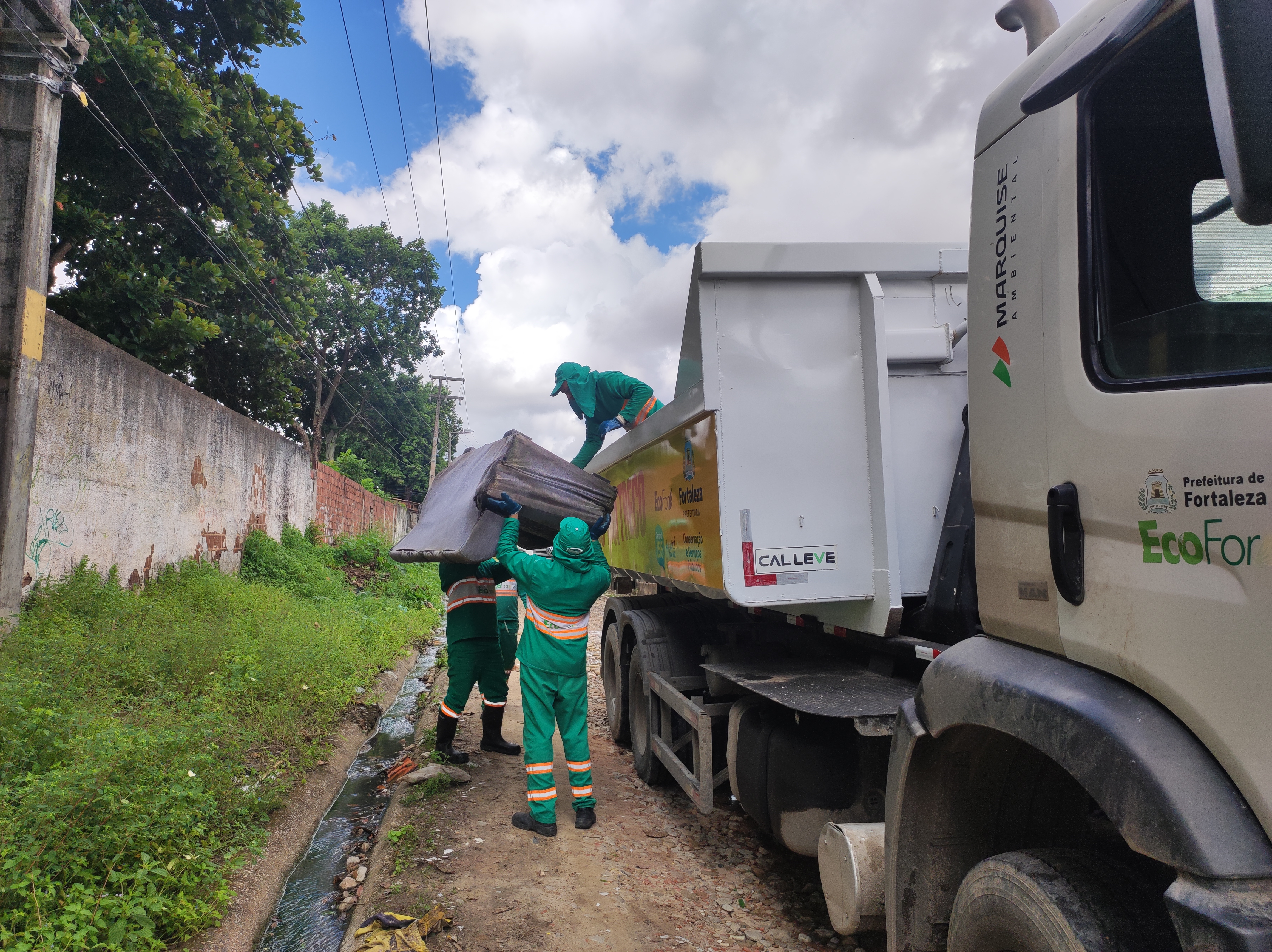 caminhão do lixo